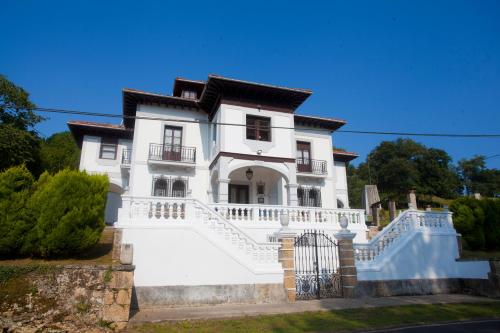  Villa Victoria in Vallobal