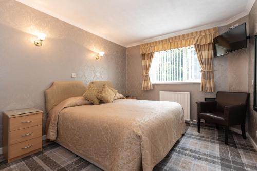 The Hill Hotel - image 11