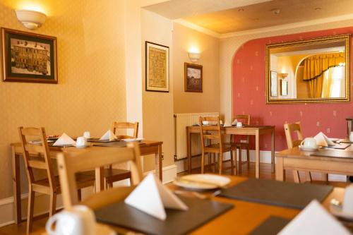 The Hill Hotel - image 10