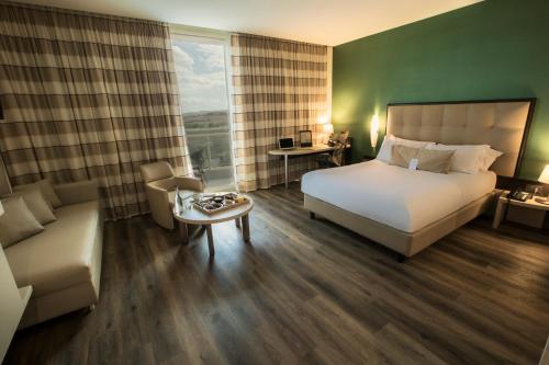 room detail thumbnail 0