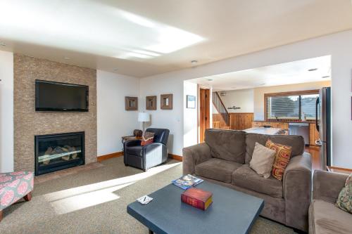Racquet Club 125 - image 13