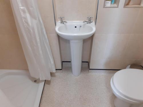 Redclyffe Guesthouse - image 2