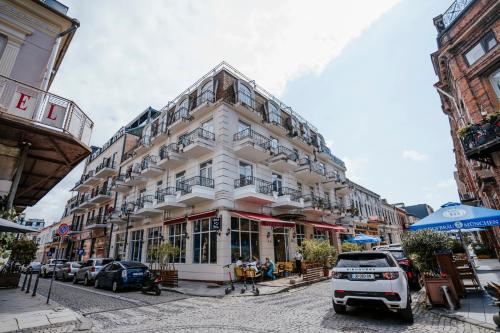 West Apart Hotel