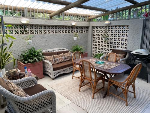 Ételek és italok, Eden Rose Manor B&B in La- Mercy