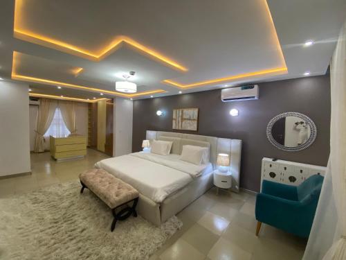 Shortlethomes - 5 Star Short let Apartment in Ikate
