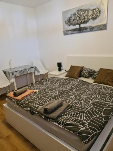 1 queen bed