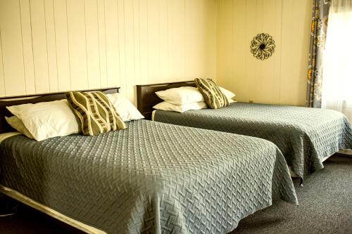 Deluxe Double Room (1 adult + 1 child)