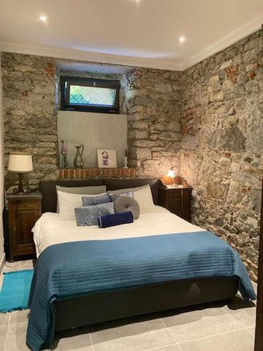  Villa Bacchetta - Stone Cottage, Pension in Oleggio Castello