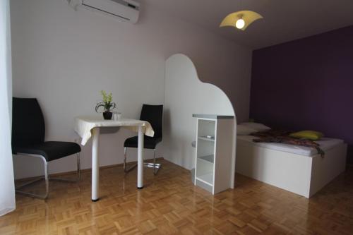 Apartments Trešnja - image 2