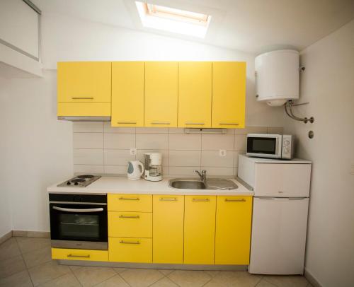 Apartments Trešnja - image 5