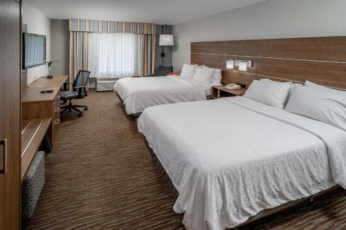 Standard Queen Room with Two Queen Beds - Communications Accessible
