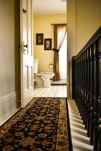 The Whitetail Inn and Suites- Lincoln - 화장실
