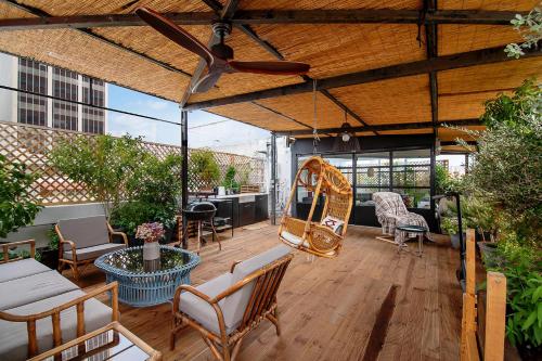 Luxury unique eco loft terrace with jacuzzi in central Athens