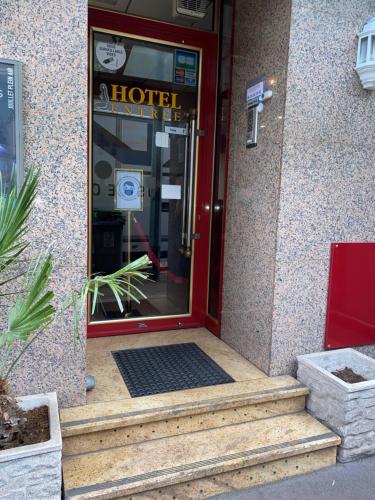 Aero Hotel - image 20