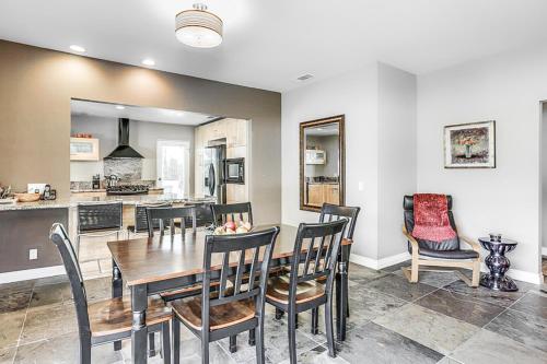 Seville Corner Downtown Condo Permit# 3030 in Palm Springs, USA