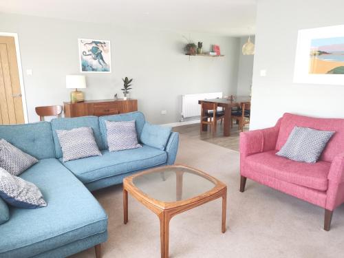 Seaside Bungalow With Hot Tub 5 Mins Walk To Beach, Bude, Cornwall