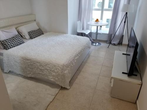 Luxury Kings Palace Private Room with Shared Kitchen Next To Barasti Beach, Dubaï (photo 4)