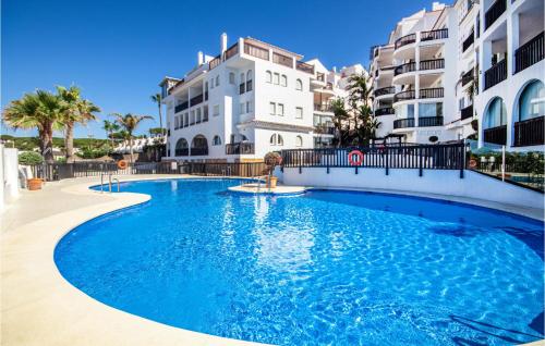  Amazing apartment in Calahonda with 3 Bedrooms, WiFi and Outdoor swimming pool in Sitio de Calahonda