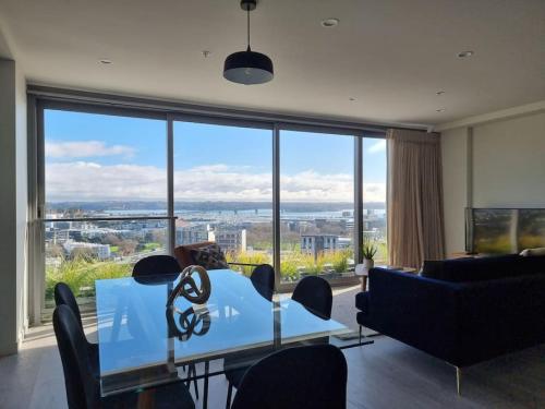 Union Green Apt w Stunning Views - Free Parking, Auckland (photo 7)