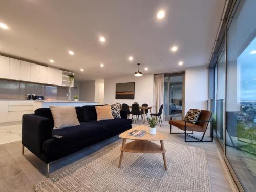 Union Green Apt w Stunning Views - Free Parking, Auckland (photo 9)