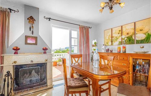Awesome Home In Benalmadena Malaga With 3 Bedrooms, Wifi And Swimming Pool