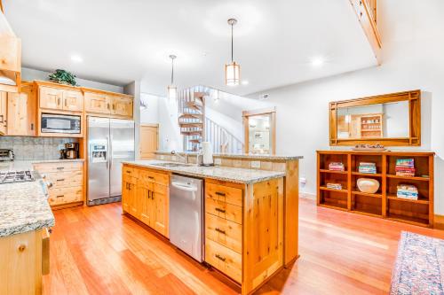 Grand Lodges North Penthouse #32