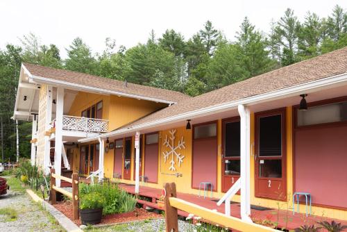 Snowdon Chalet Motel