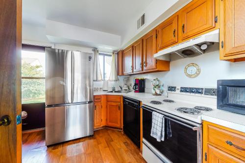 Rustic Harbor Townhome - image 7