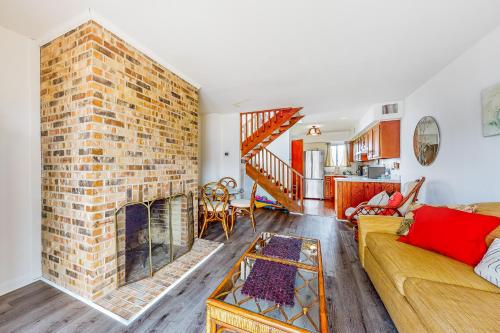 Rustic Harbor Townhome - image 10