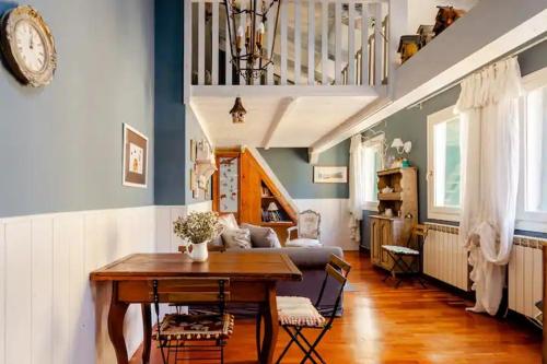Ca' Falier Blue - 10 min from train and bus station, Venice