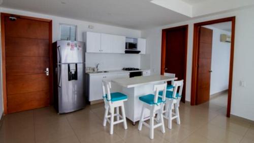 Kitchen, Apartamento Familiar con Vista al Mar en Bocagrande Cartagena in Villa Barraza