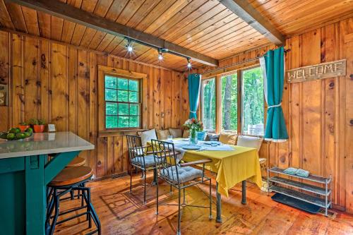 Cozy Treetop Hideaway Near Harriman Reservoir! in Wilmington, USA