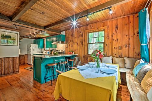Cozy Treetop Hideaway Near Harriman Reservoir! in Wilmington, USA