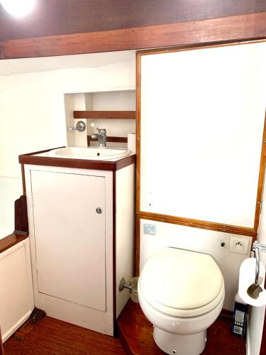 Boat image 7