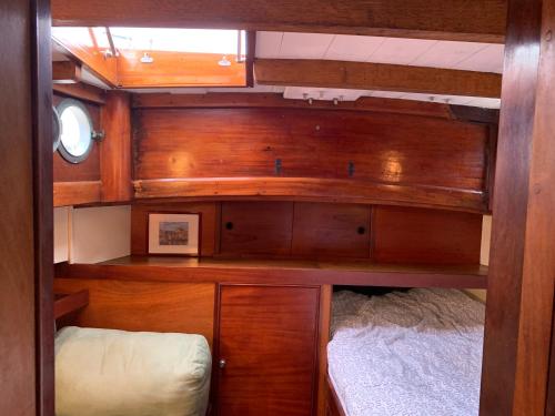 Boat image 9