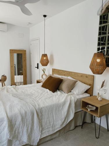 Double Room with Balcony image 7