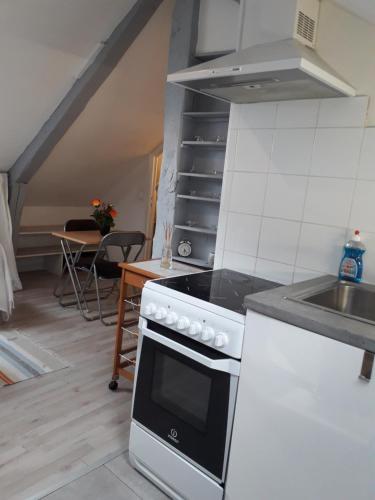 Studio cosy a 15mn de Paris Saint Michel Notre Dame