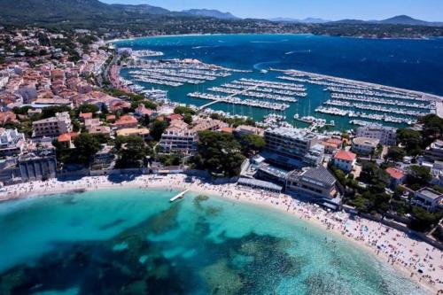 Trés beau studio 35 M2 Entre Mer et Forêt grand jardin et douche tropicale (Tres beau studio 35 M2 Entre Mer et Foret grand jardin et douche tropicale) in La Seyne-sur-Mer