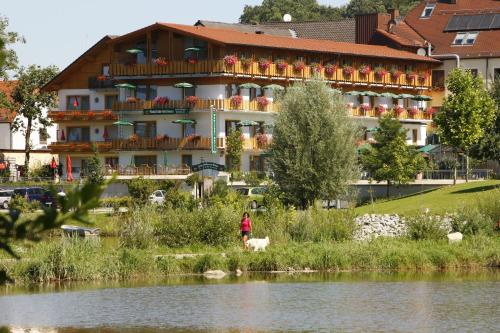 Hotel Restaurant Zum Goldenen Anker mit Hallenbad & Wellnessbereich