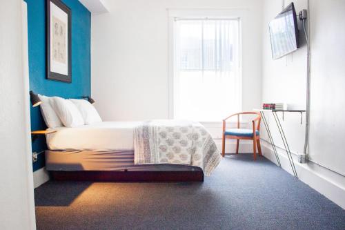 11th Avenue Hostel near Civic Center Park