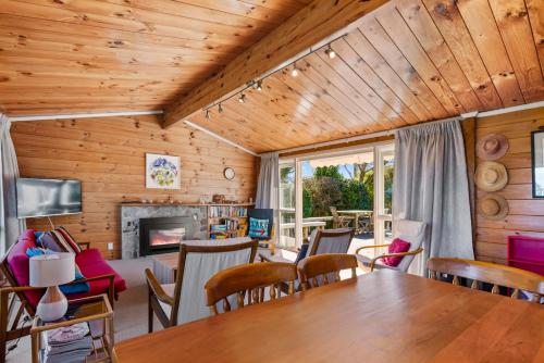 The Lake Escape - Taupo Holiday Home - image 5