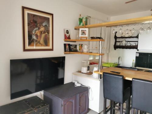 Apartment Renko - 100 m from sea - image 12