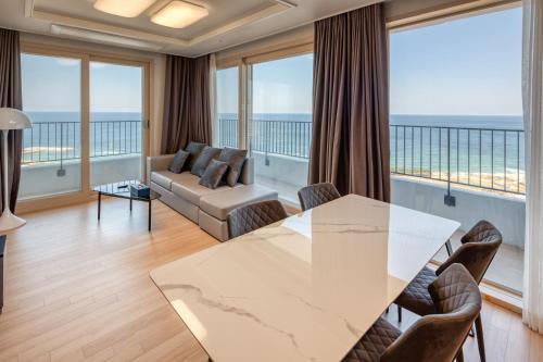 Premier Ocean Suite Room