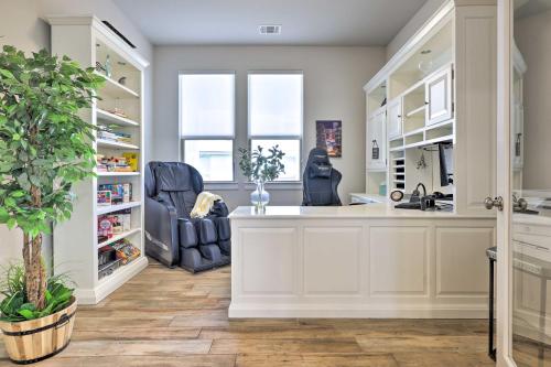 Upscale Austin Area Escape - Families Welcome - image 9