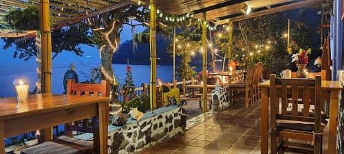 Restaurant, Hotel & Restaurante Arca de Noe in Santa Cruz la Laguna