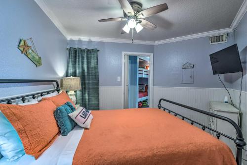 Colorful Coastal Condo - Walk to Pier and Beach - image 12