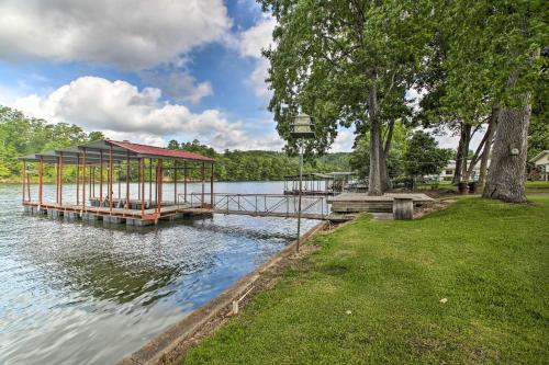 Treasure Isle Riverfront Home Fish On-Site