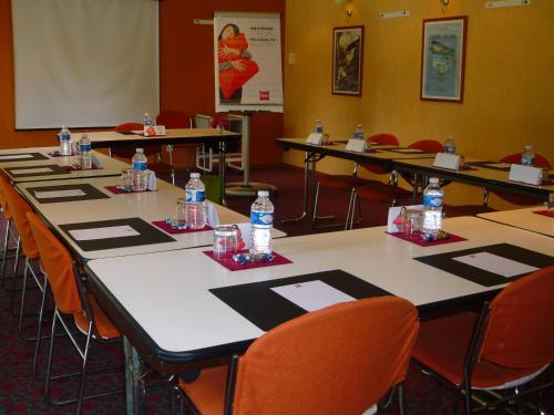 ibis Salon de Provence - image 5