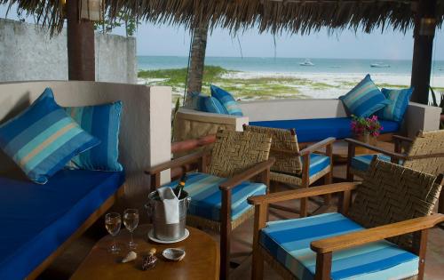 Restaurant, Pinewood Beach Resort and Spa in Mombasa