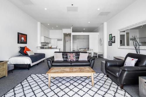 Superior Harbourside One Bedroom Apartment